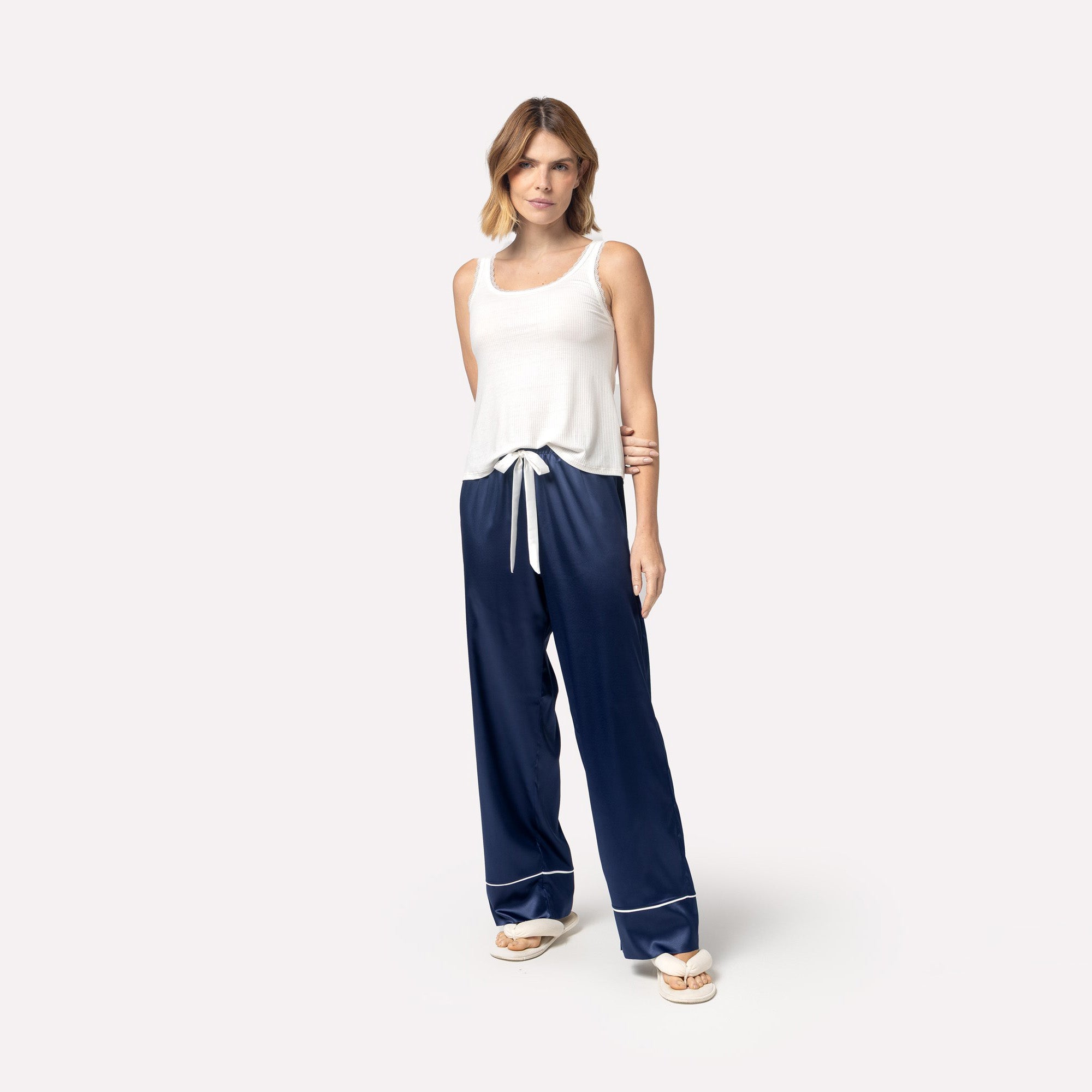 Pijama Feminino Regata com Cetim Marinho