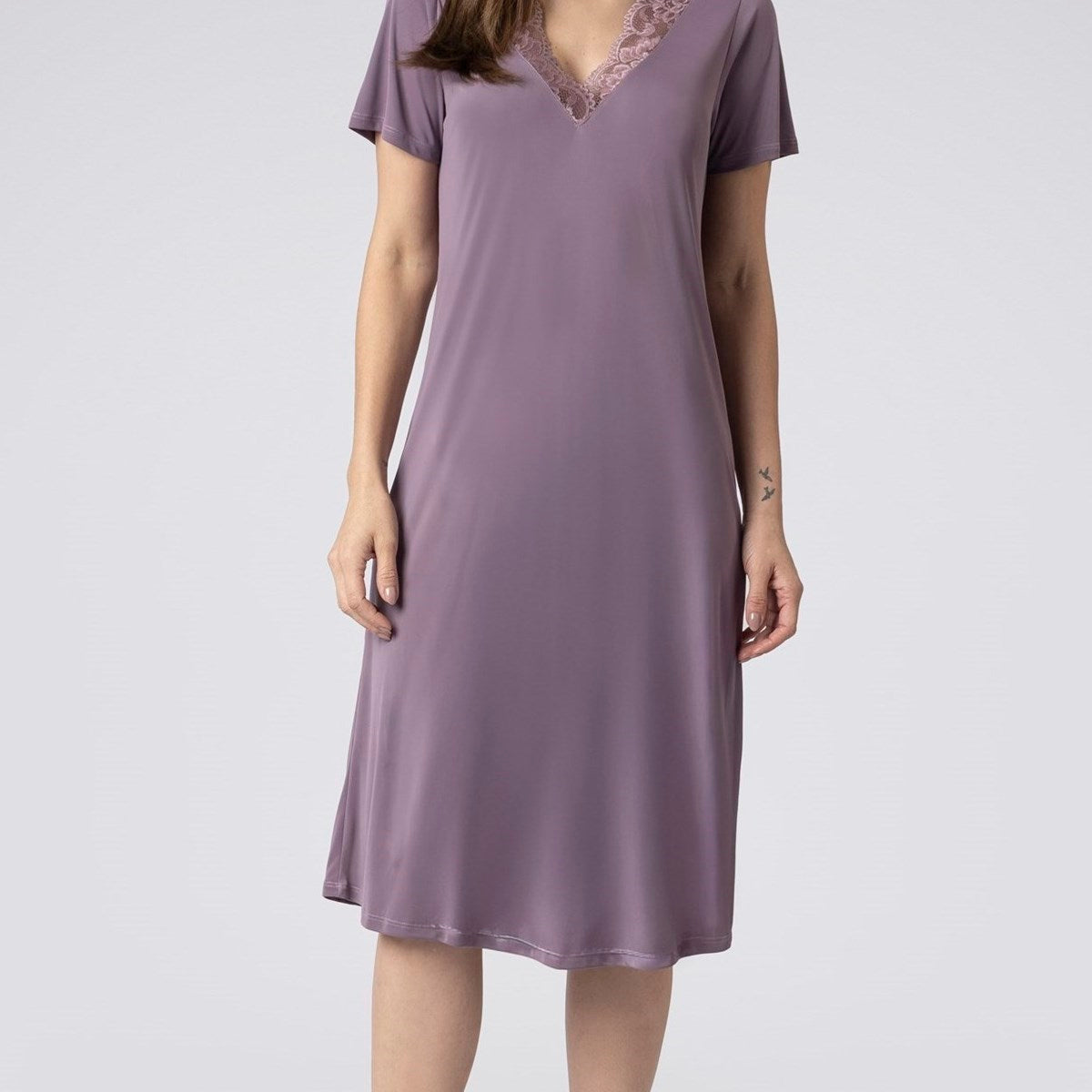 Camisão Feminino Midi Malva Celinda com Renda