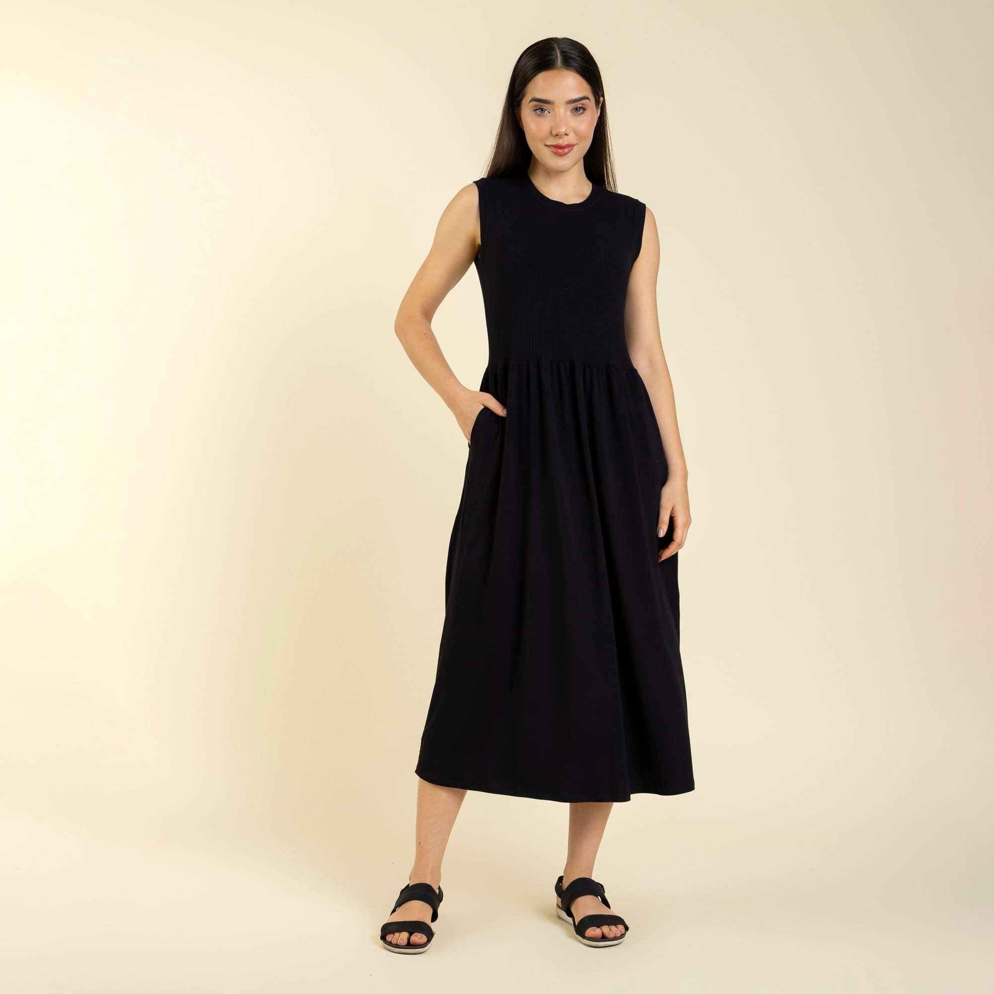 Vestido Regata Visco Heavy Preto com Bolso