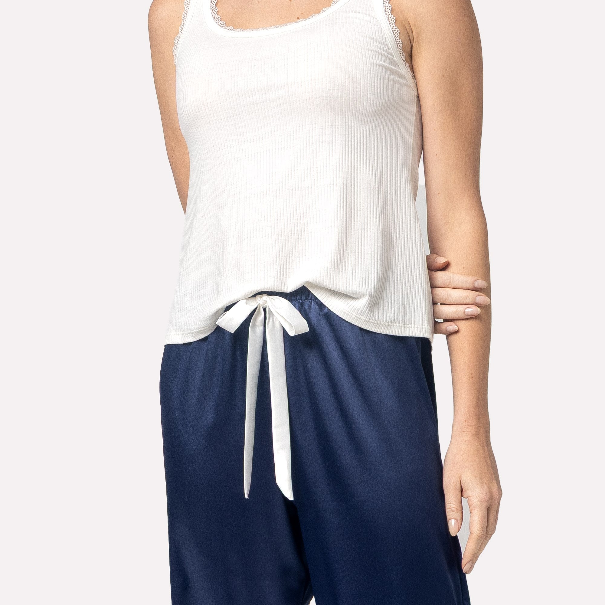 Pijama Feminino Regata com Cetim Marinho