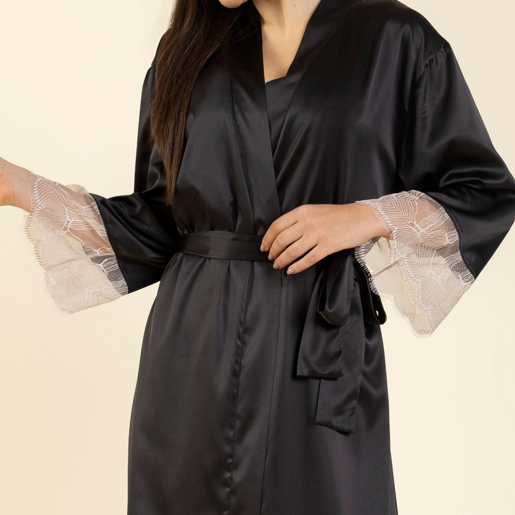 Robe Feminino Longo Cetim Dull Preto com Renda