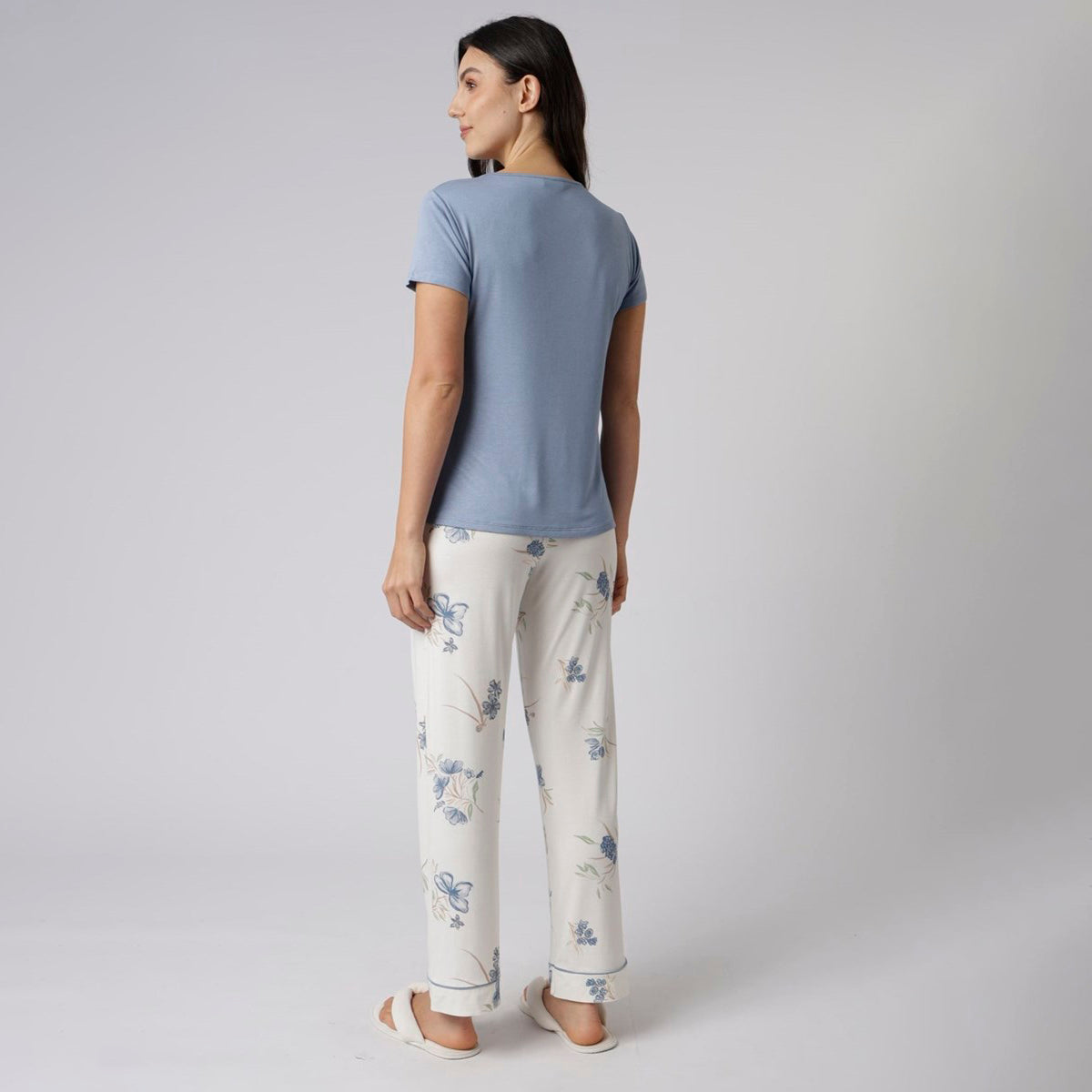 Pijama Feminino de Manga Curta Azul e Jardim Blue