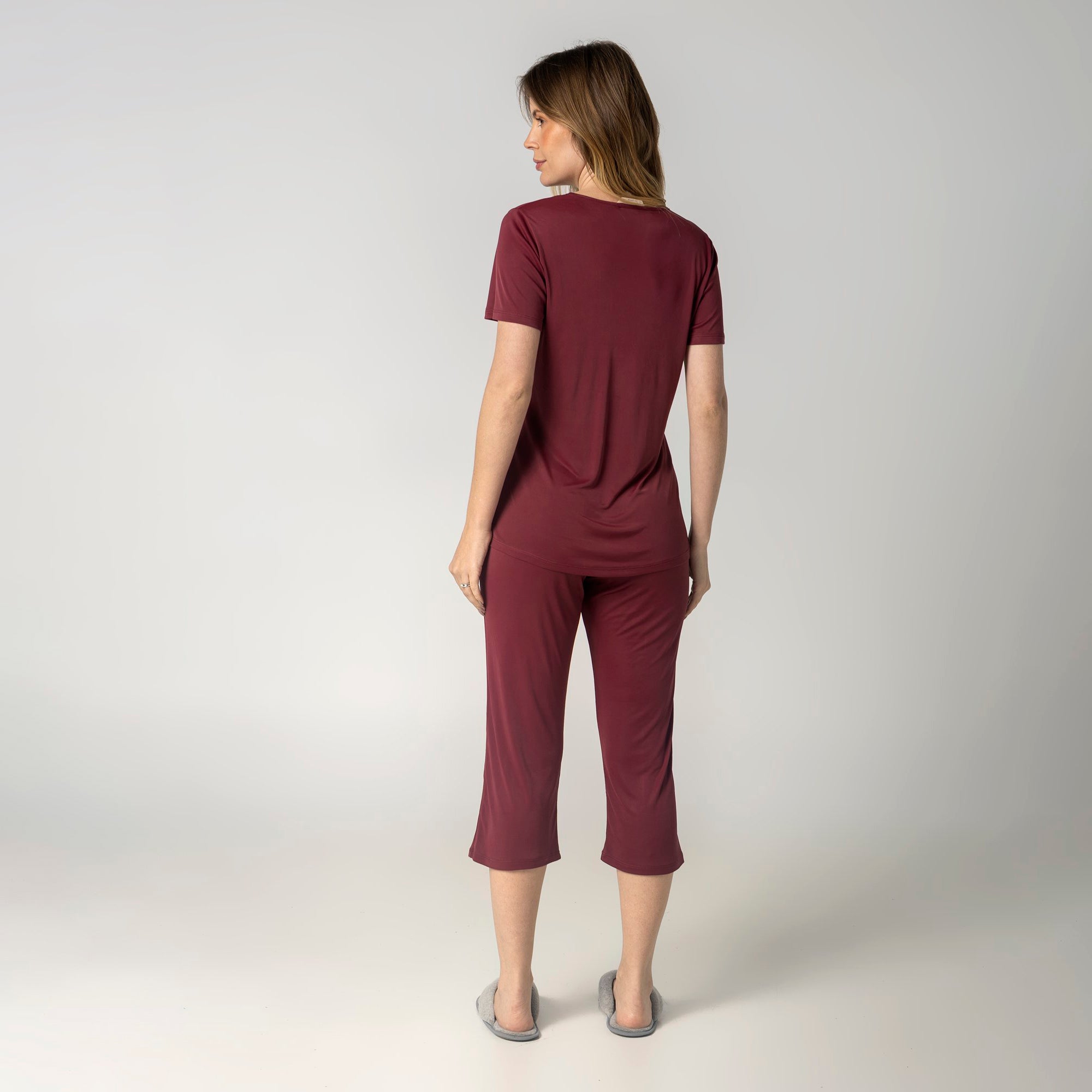 Pijama Feminino Capri Vinho com Renda