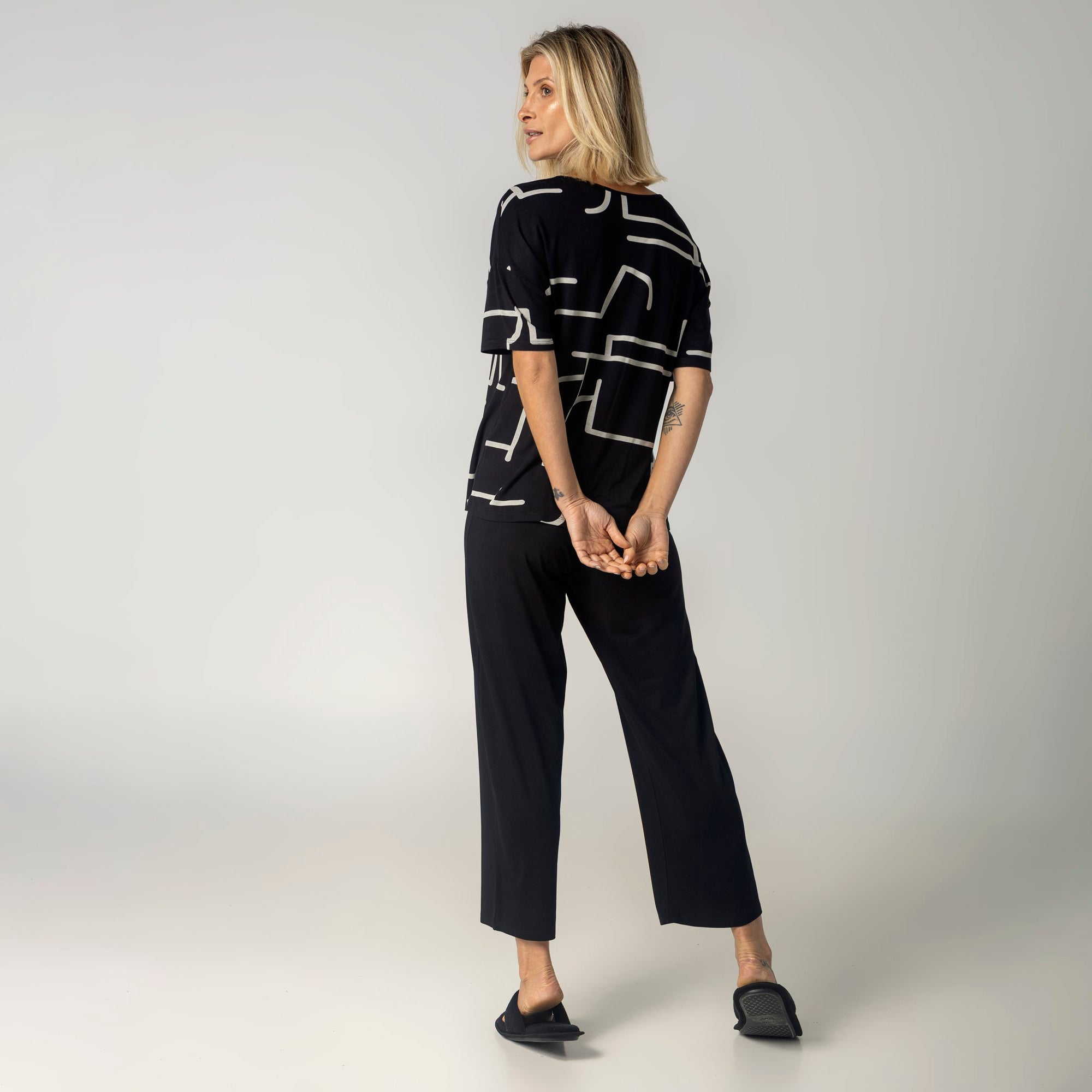 Pijama Feminino Capri Modernique Preto