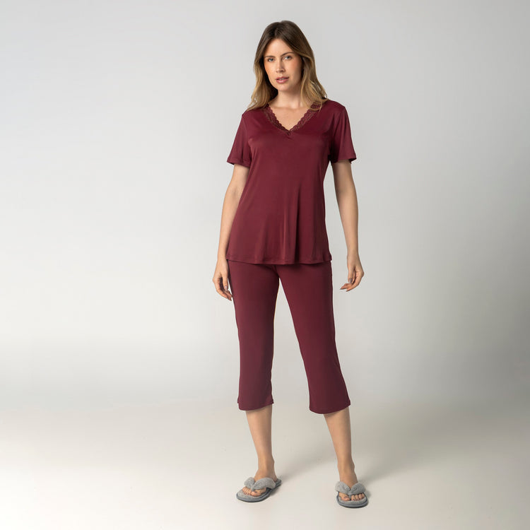 Pijama Feminino Capri Vinho com Renda