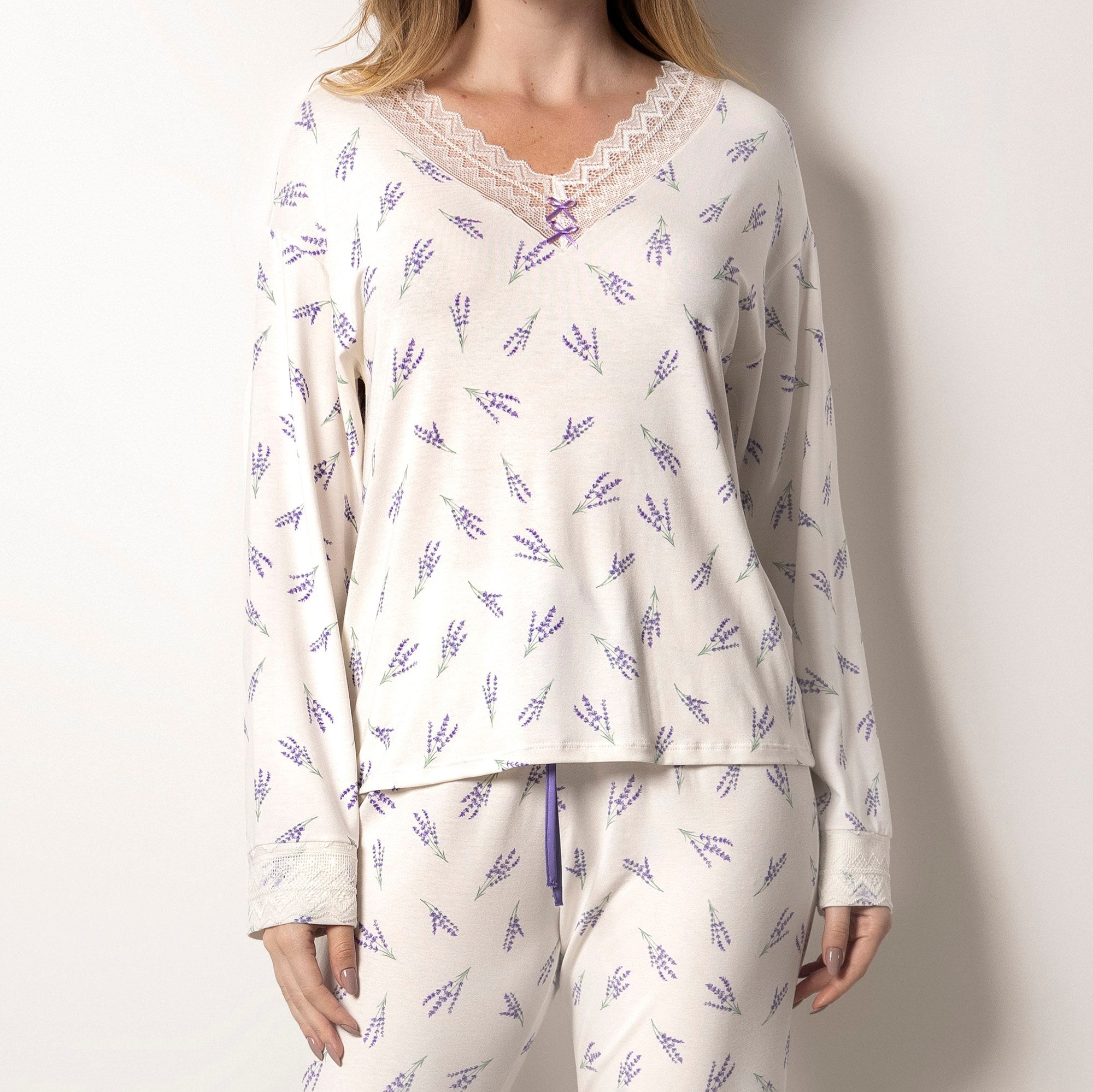 Pijama Feminino Longo Branco Lavanda com Renda