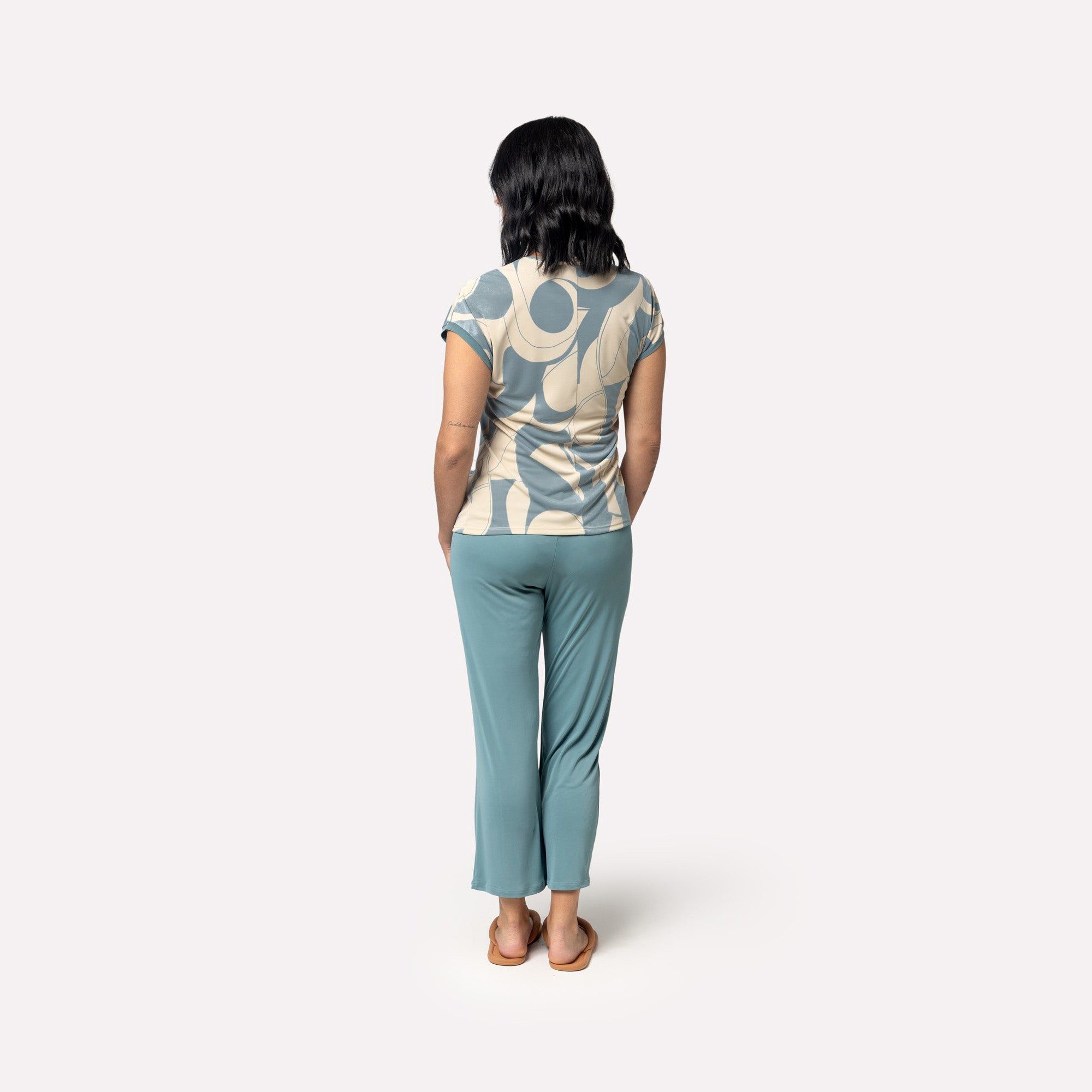Pijama Feminino Plus Size Capri Azul com Estampa Flow