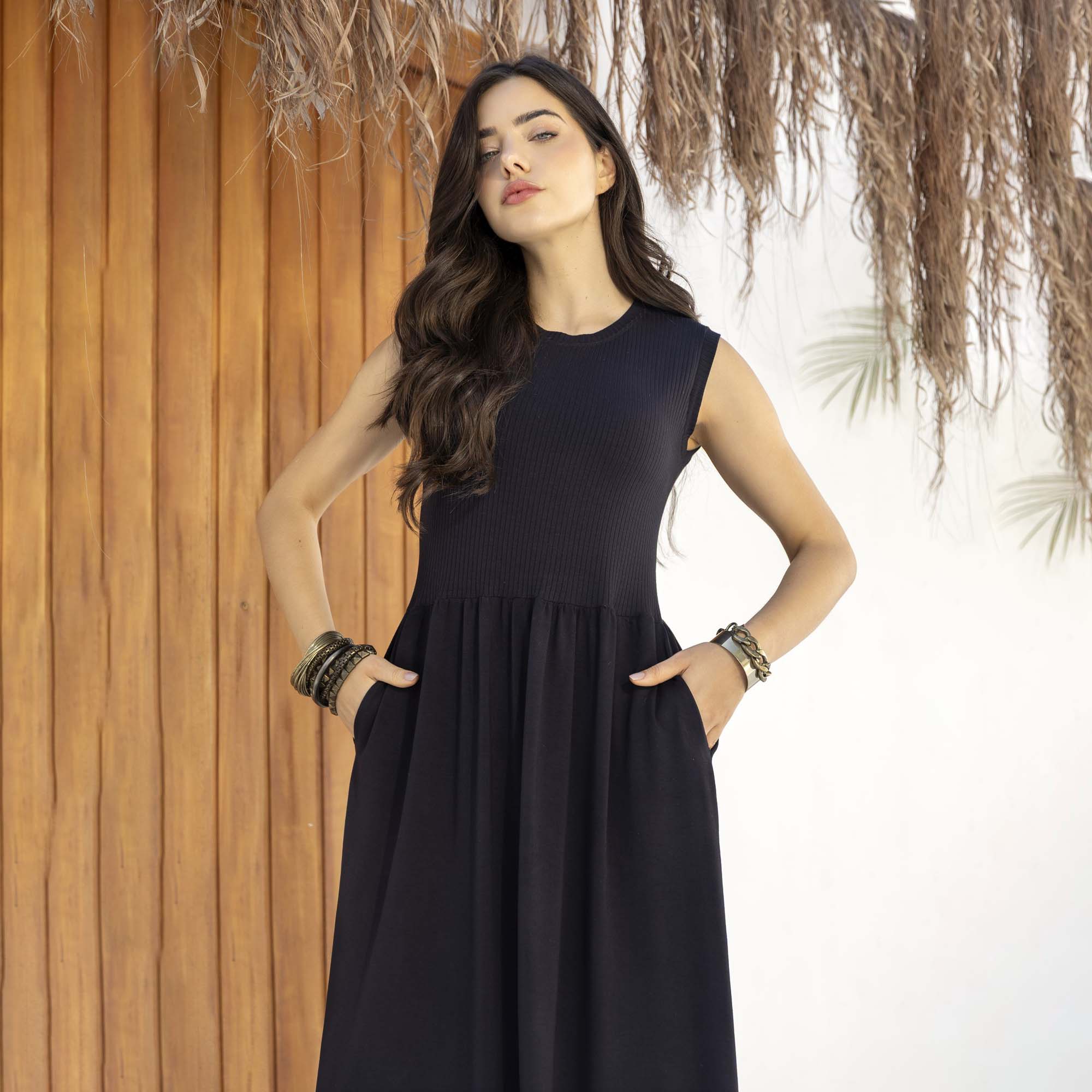 Vestido Regata Visco Heavy Preto com Bolso