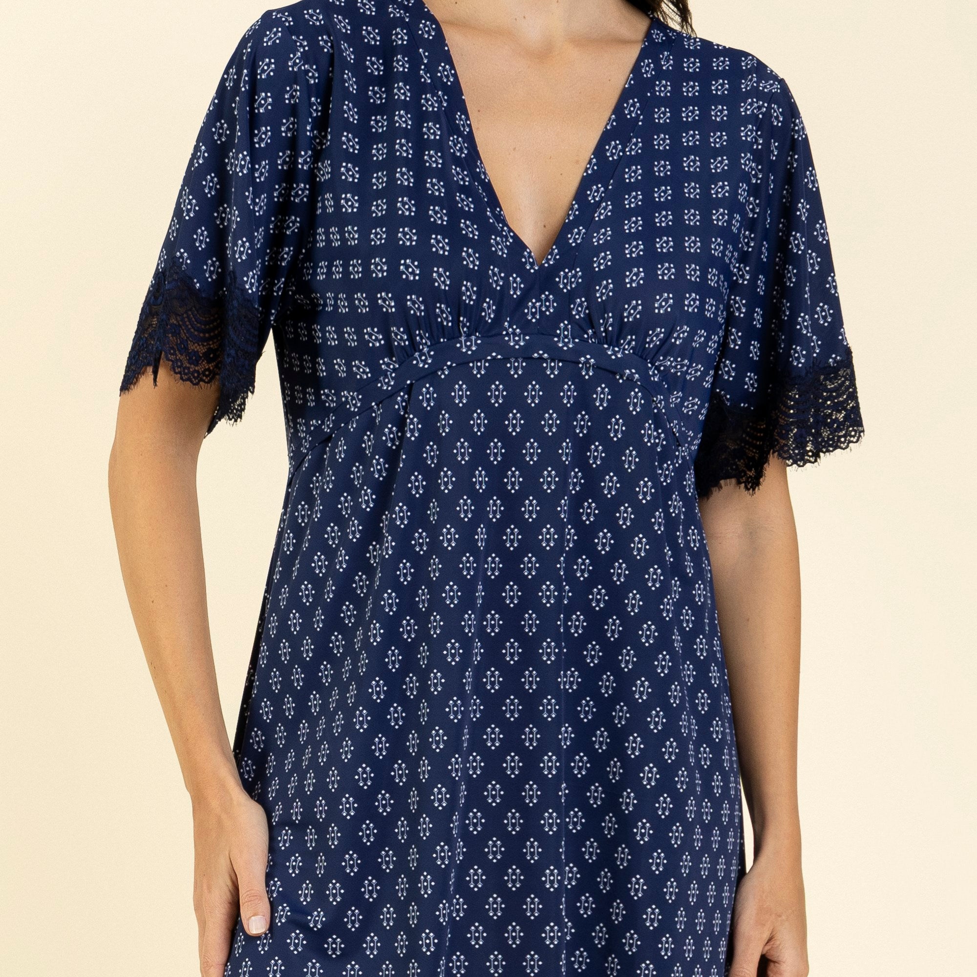 Kaftan Feminino Curto Poliamida Gravataria Marinho com Renda