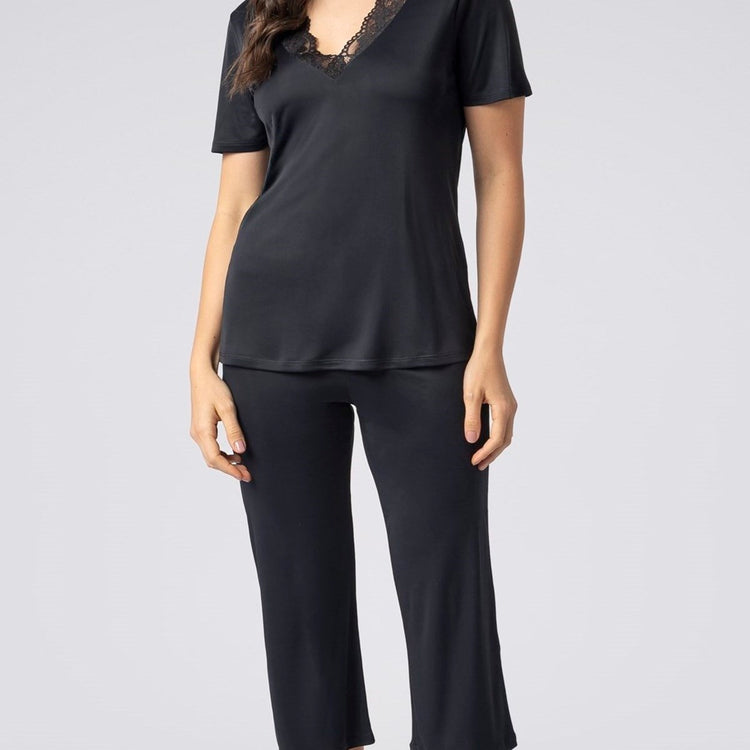 Pijama Feminino Capri Preto com Renda