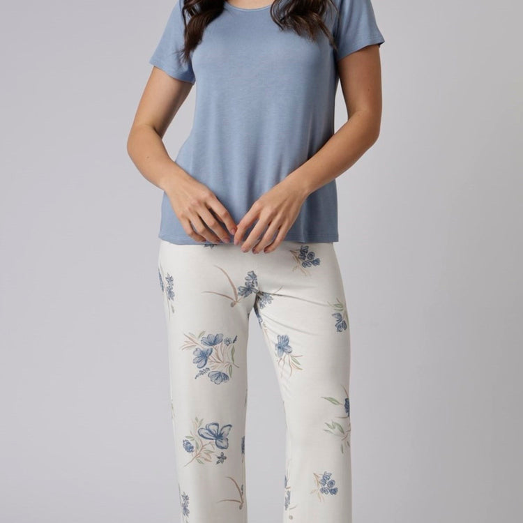Pijama Feminino de Manga Curta Azul e Jardim Blue