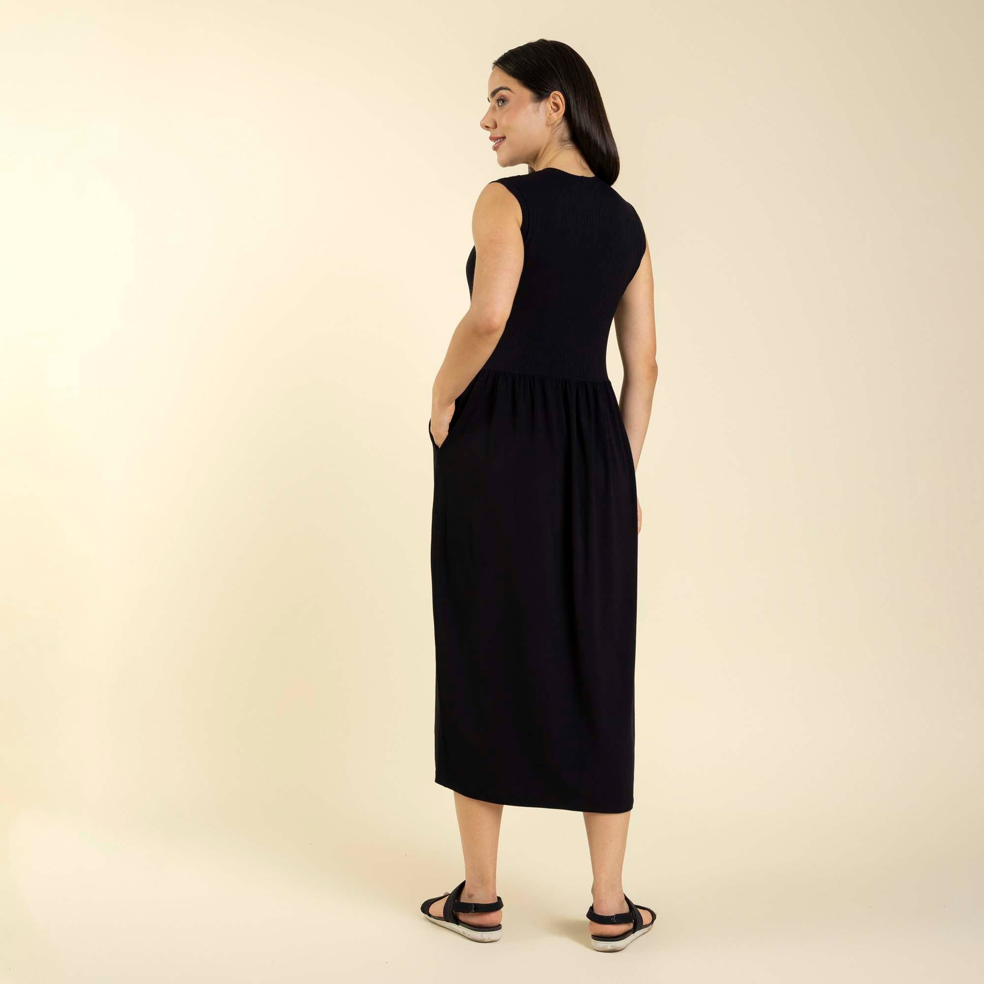 Vestido Regata Visco Heavy Preto com Bolso