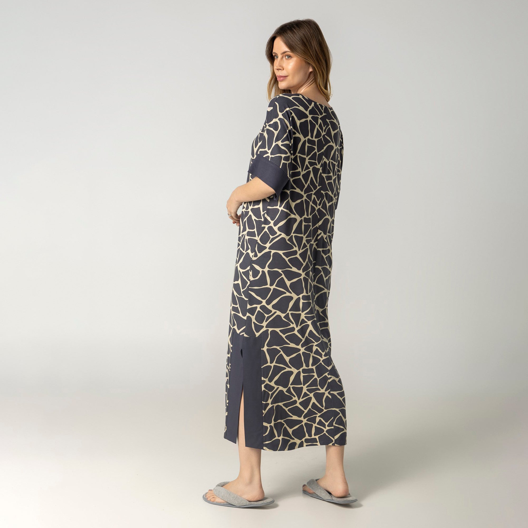 Kaftan Feminino Longo Chumbo Turtle