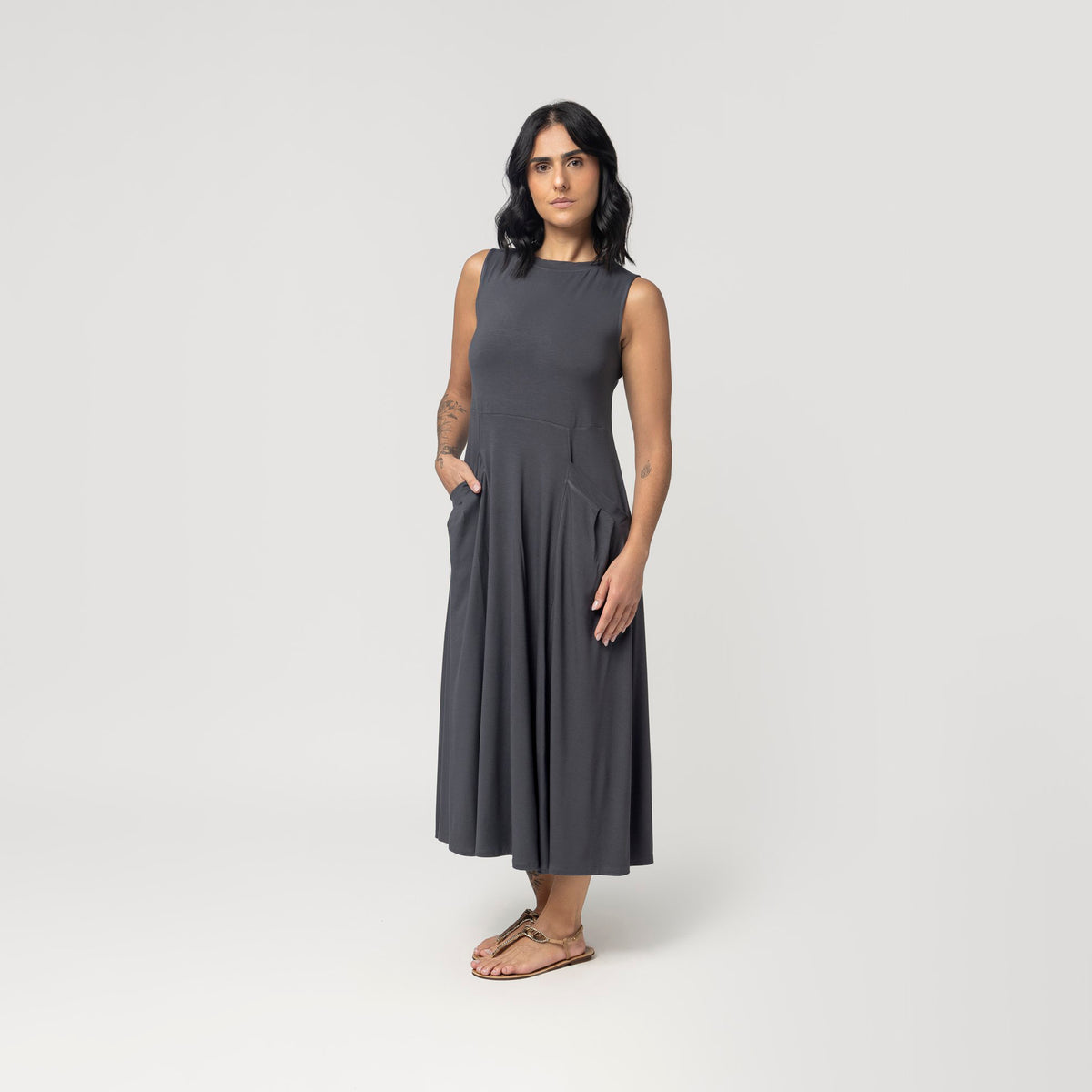 Vestido Midi Balance Cinza Grafite com Bolso