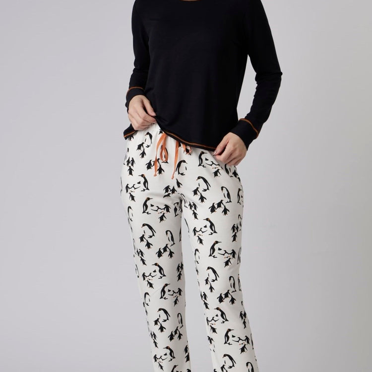 Pijama Feminino Longo Pinguim e Preto