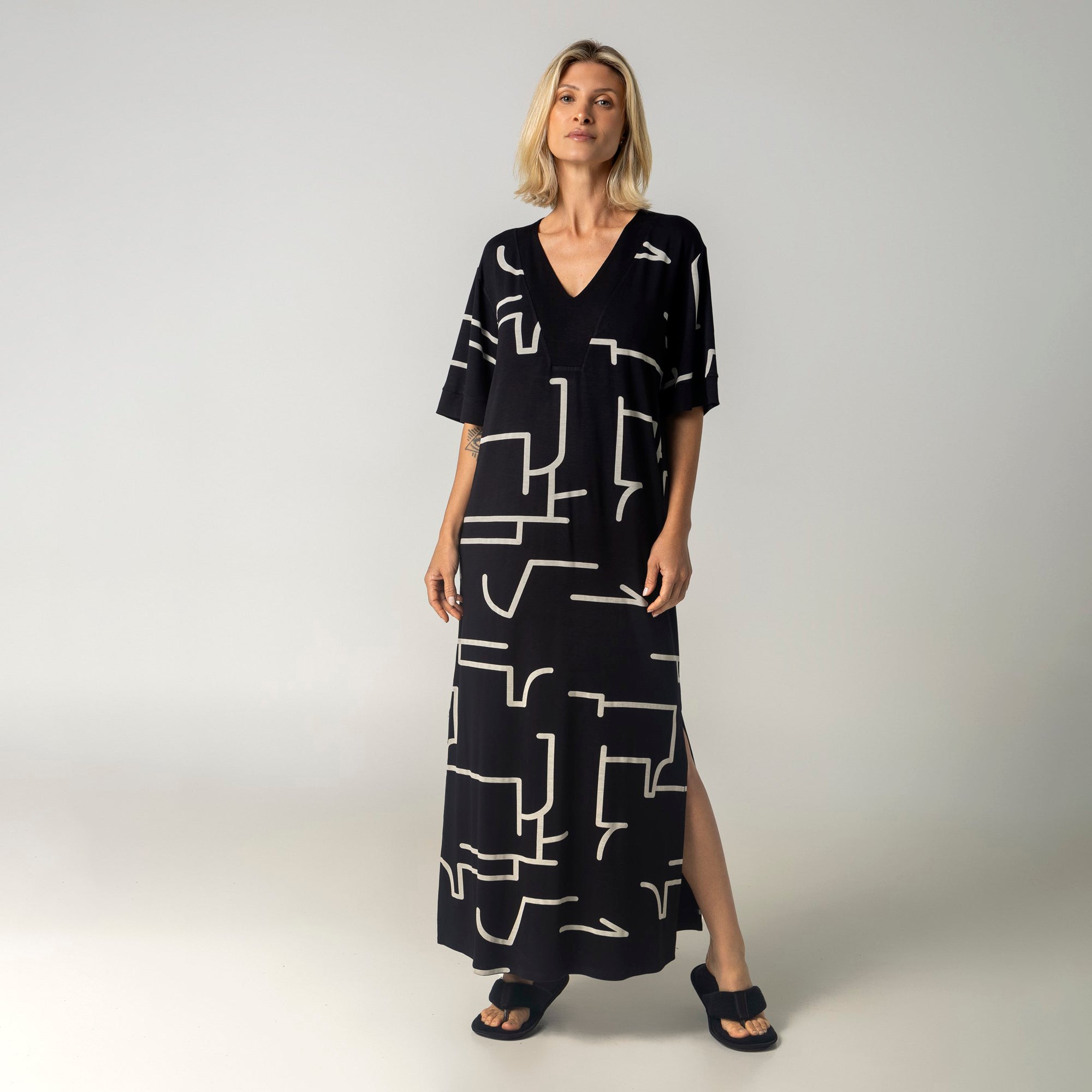 Kaftan Feminino Longo Modernique Preto