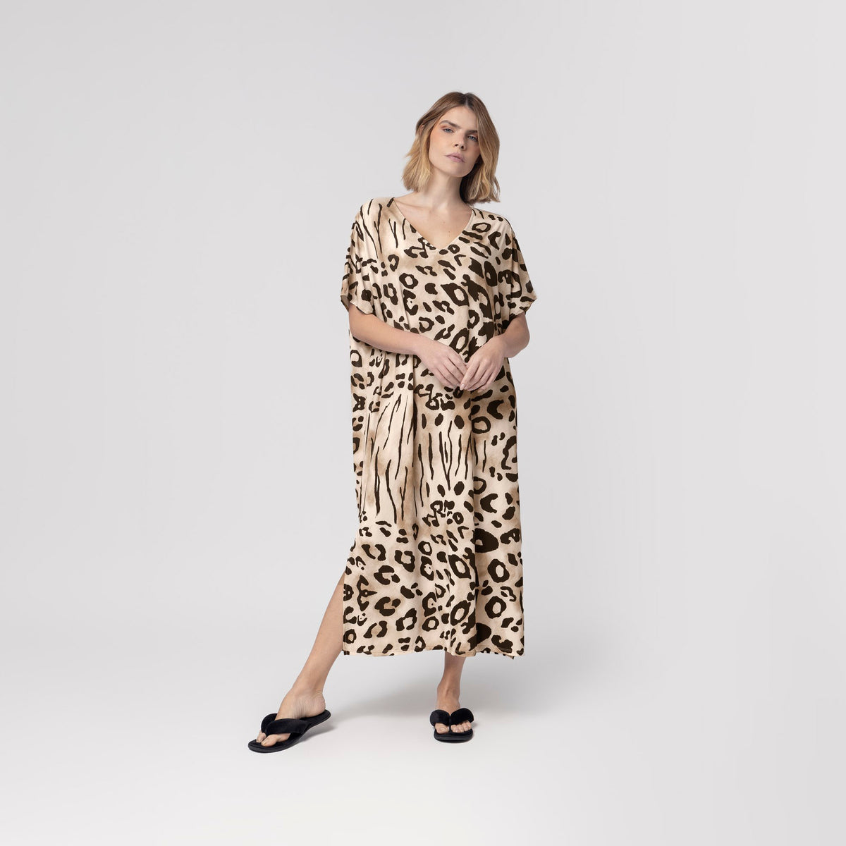 Kaftan Feminino Midi Animal Print com Fenda