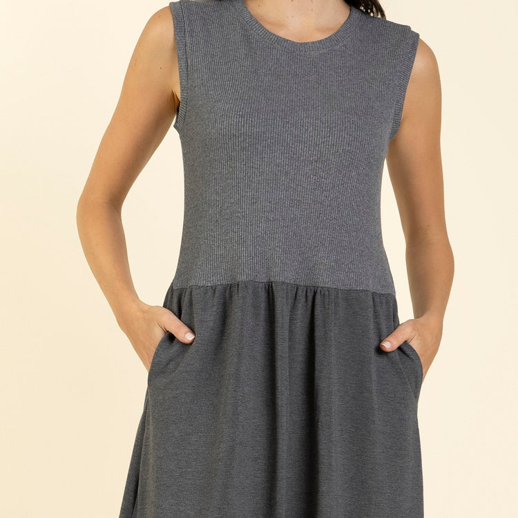 Vestido Regata Visco Heavy Chumbo com Bolso