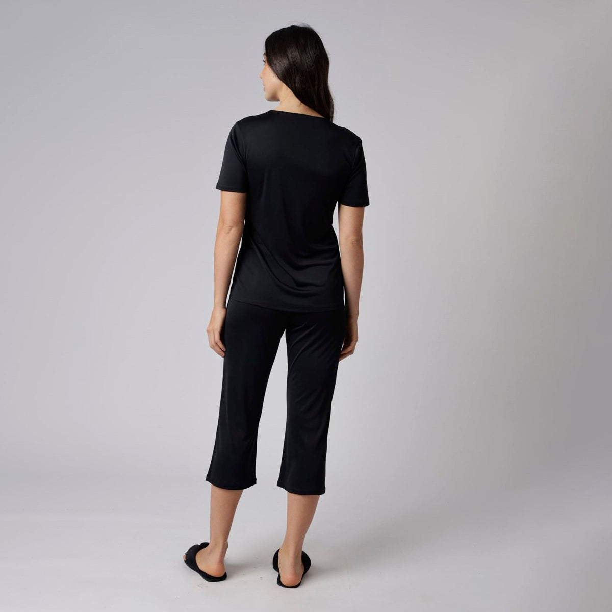 Pijama Feminino Capri Preto com Renda
