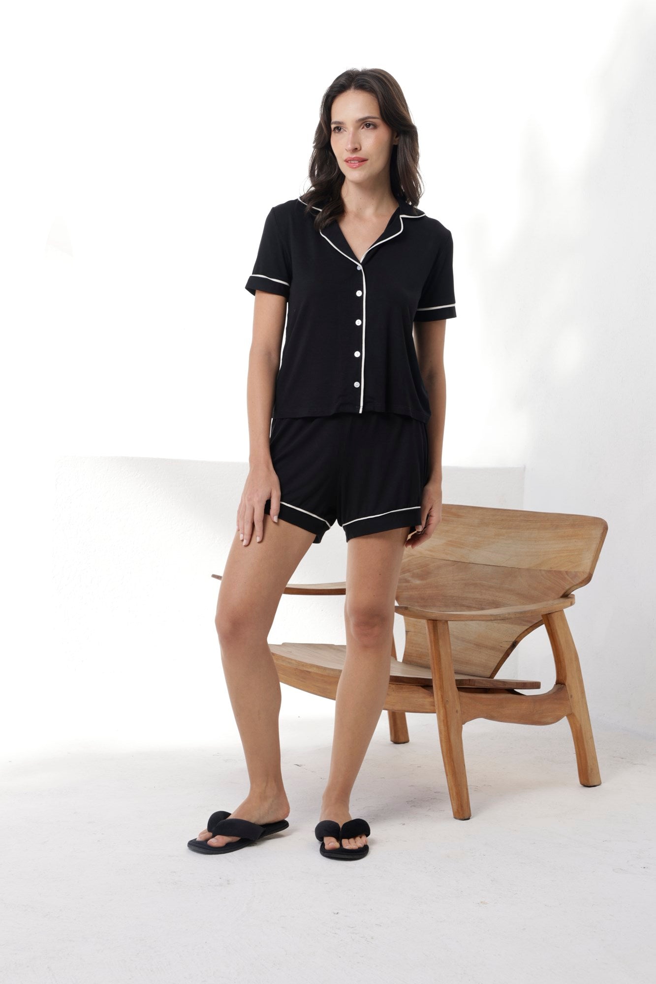 Pijama Feminino Curto Aberto Preto com Viés Off White
