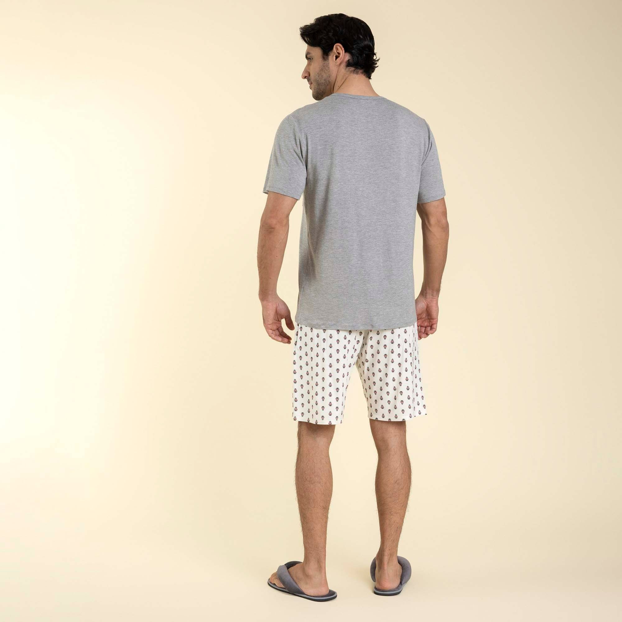 Pijama Masculino Curto Cinza e Branco com Estampa