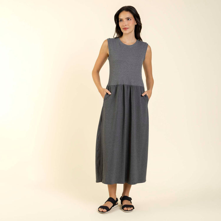 Vestido Regata Visco Heavy Chumbo com Bolso