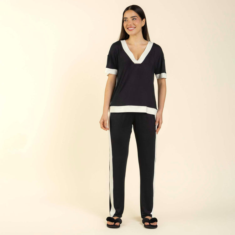 Pijama Feminino Manga Curta Preto com Off White