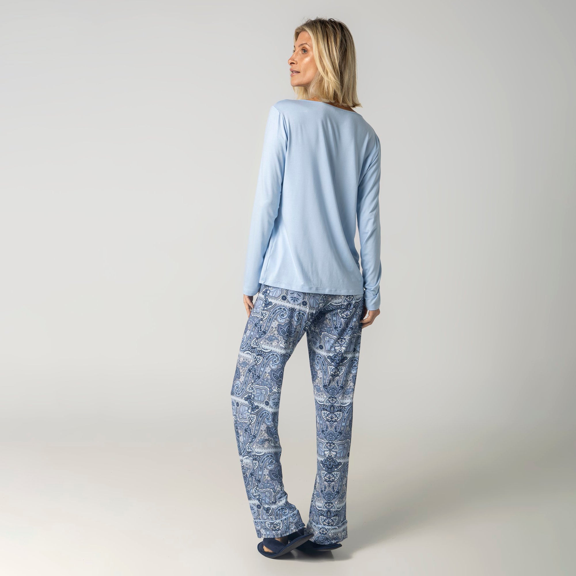 Pijama Feminino Longo Azul Paisley