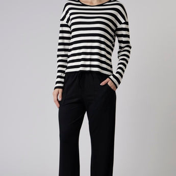 Pijama Feminino Longo Listrado e Preto