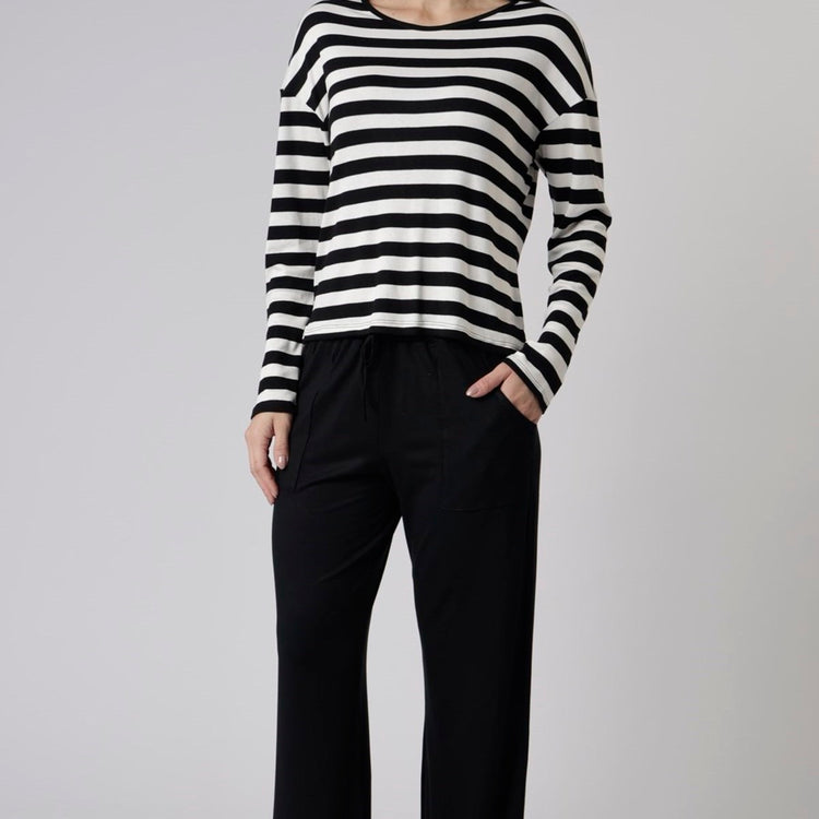 Pijama Feminino Longo Listrado e Preto