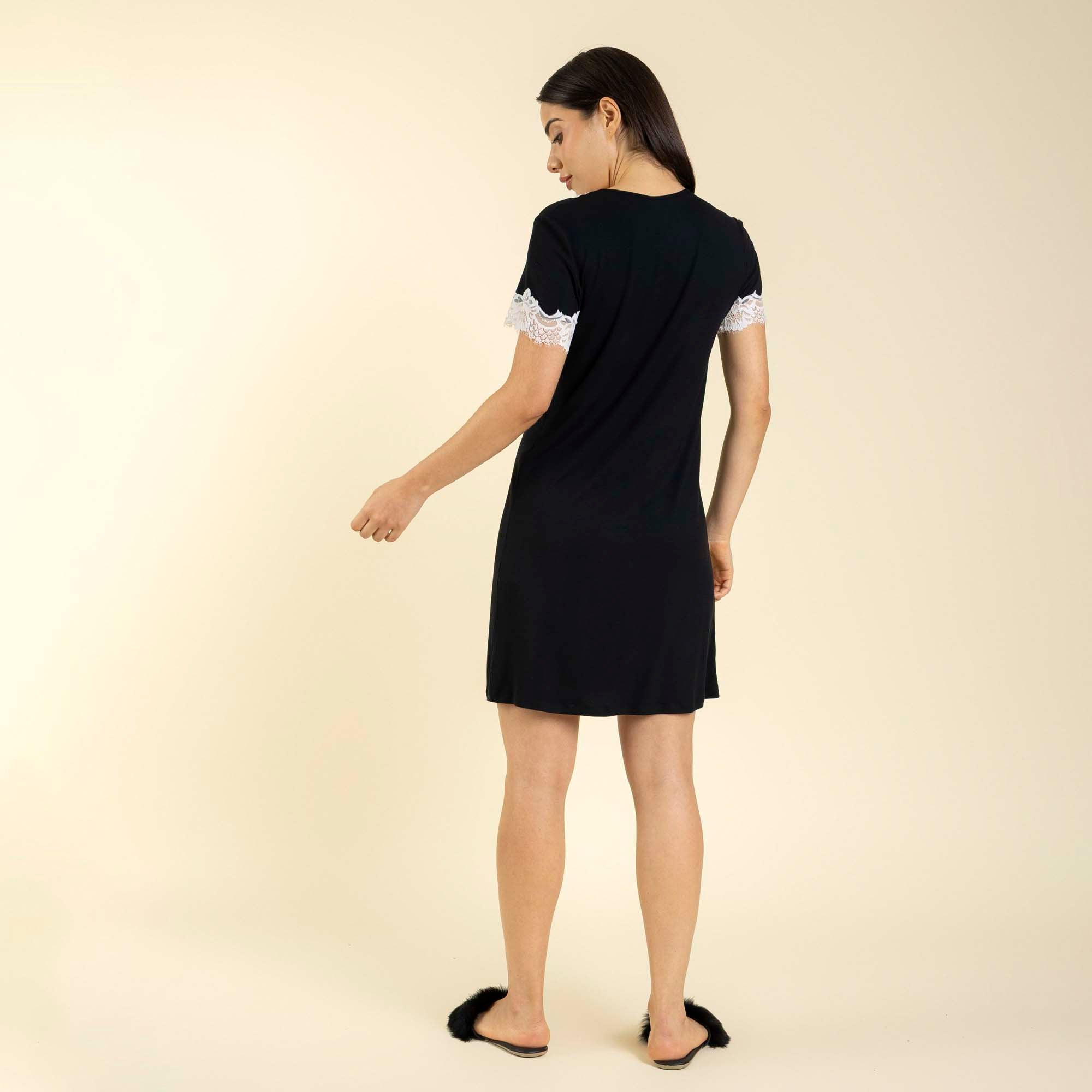 Camisão Feminino Curto Canelado Preto com Renda