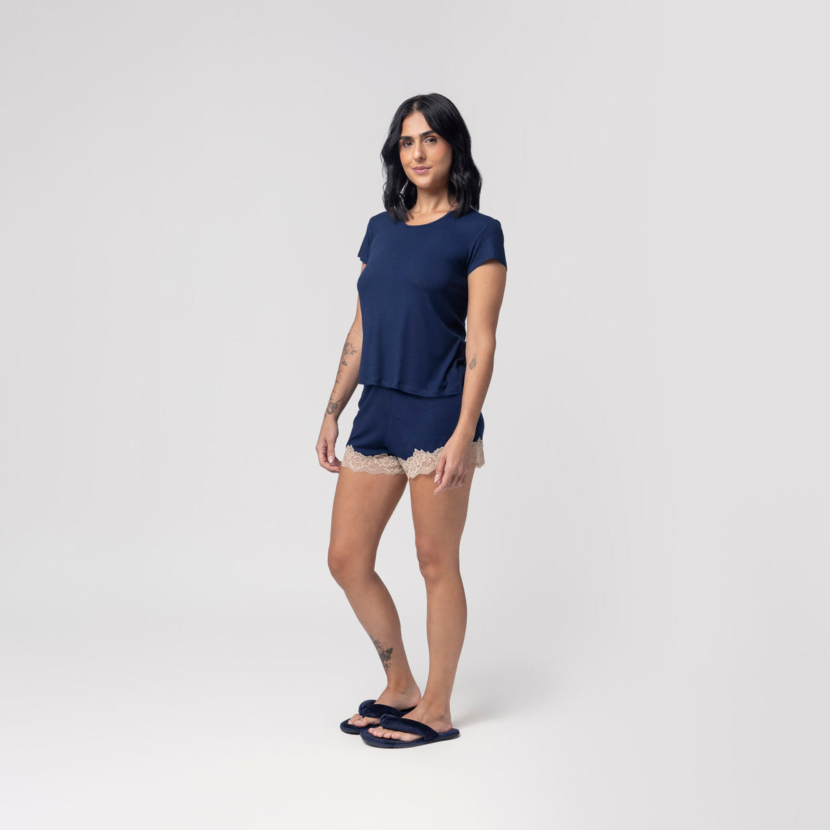Pijama Feminino Curto Marinho com Renda
