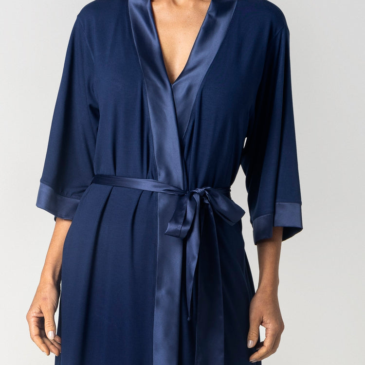 Robe Feminino Curto Marinho com Cetim
