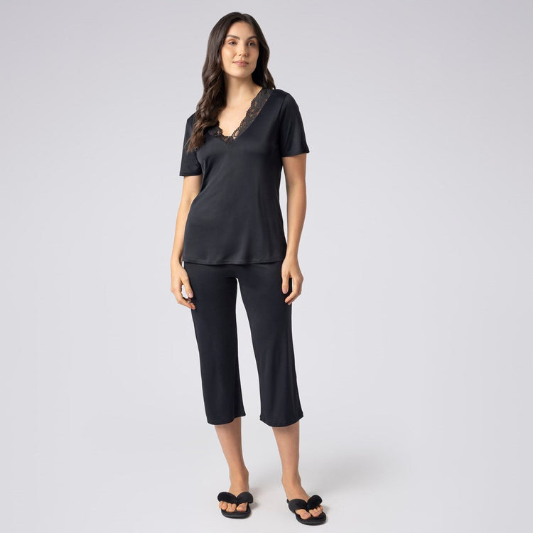 Pijama Feminino Capri Preto com Renda