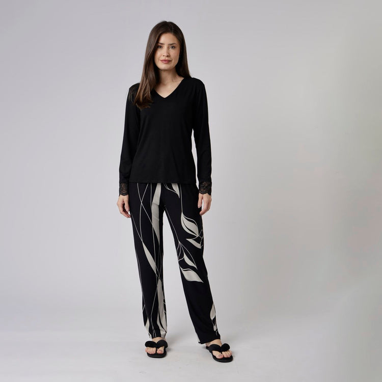Pijama Feminino Longo Preto e Rongeant Flower