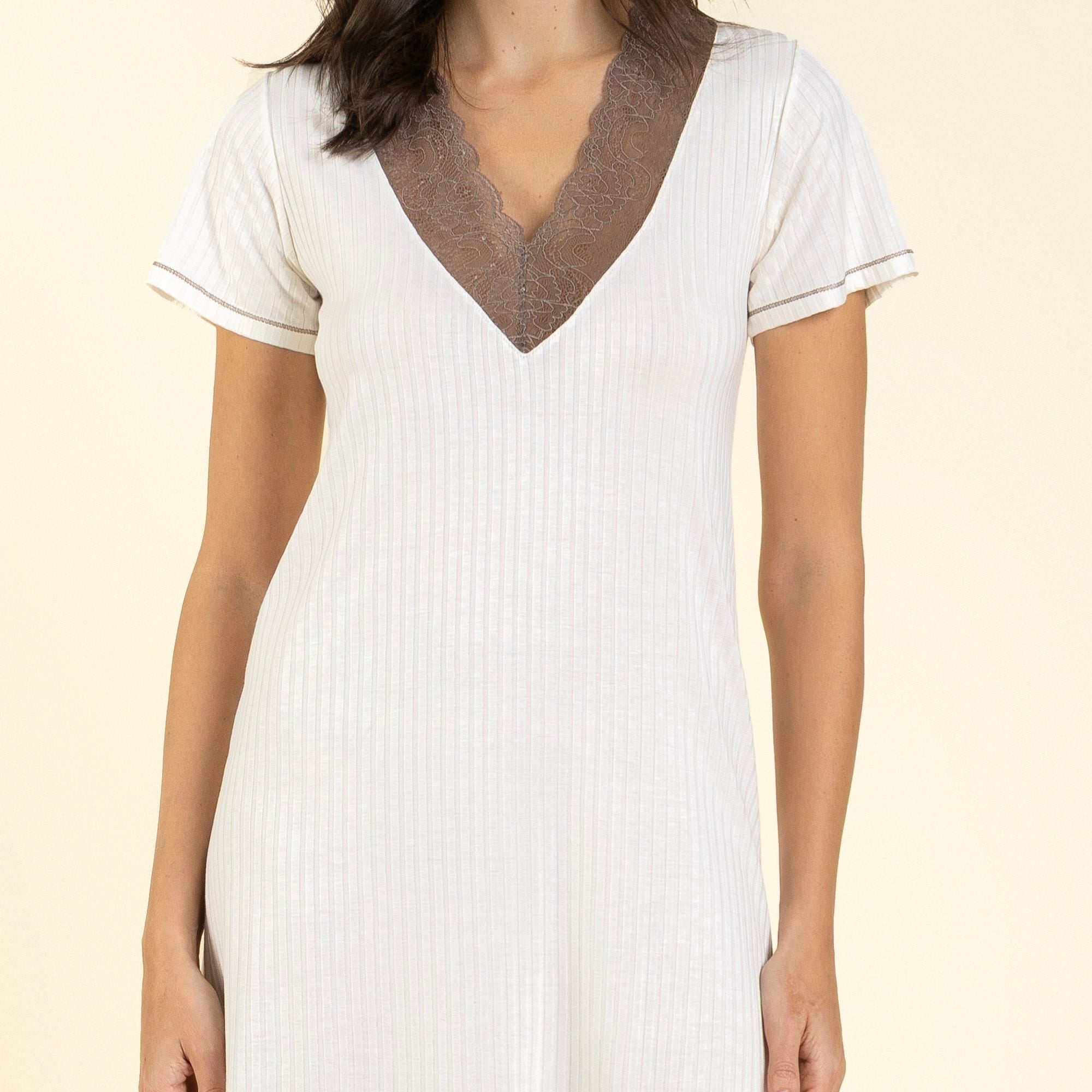 Camisão Feminino Canelado Off White com Renda