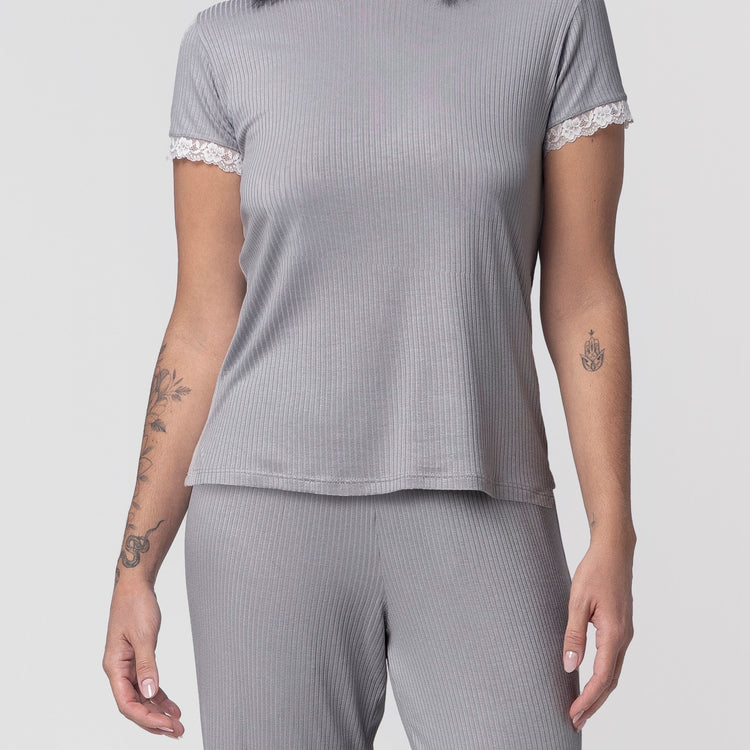 Pijama Feminino Manga Curta New Gris com Renda